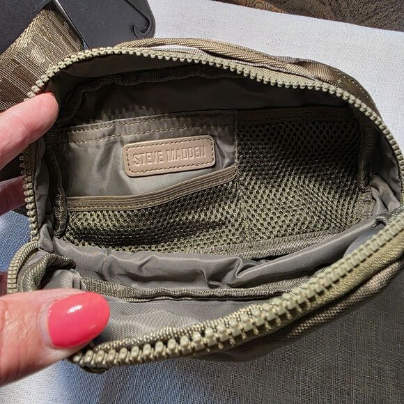 Steve Madden Army Green Fanny Pack Waist Bag Adjustable Crossbody Zippered NEW - Picture 8 of 13